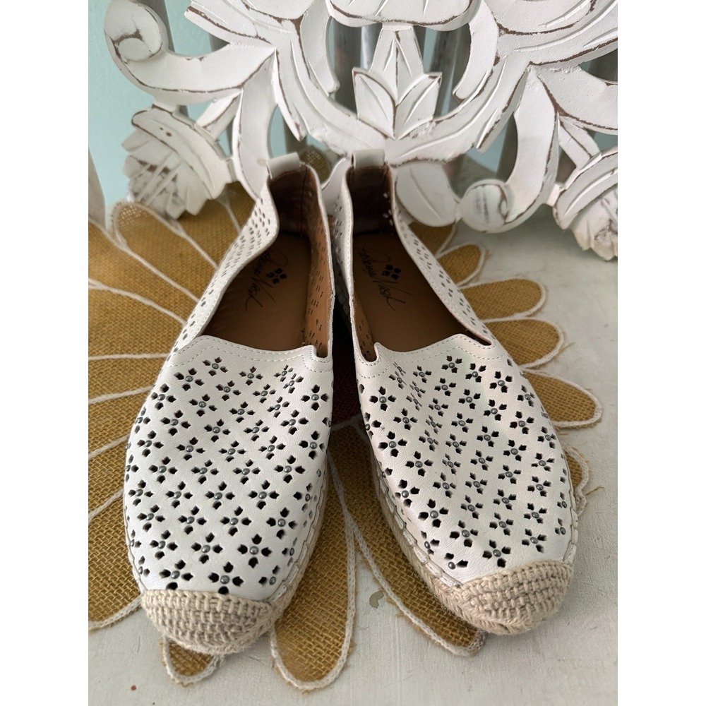 Patricia Nash Elena White Leather Perforated Espadrille Flats Shoes Boho 8.5